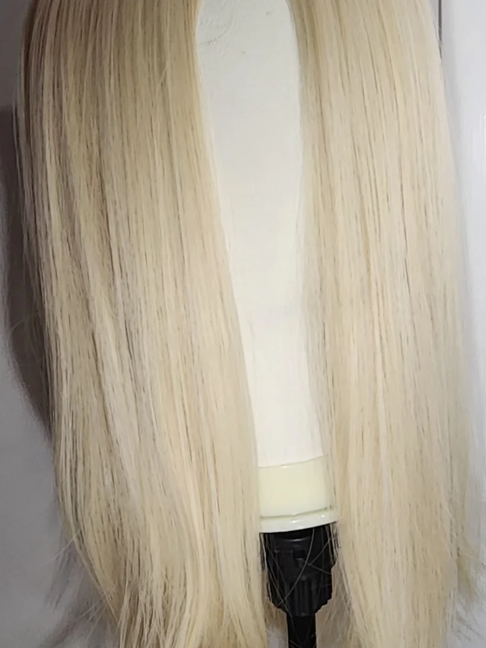 Natural Light Blonde Straight Women’s Wig - Sleek Everyday Style